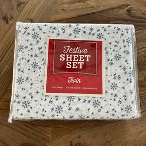 Festive Sheet Set Twin Snowflake Print 1 Flat Sheet 1 Fitted Sheet 1 Pillowcase